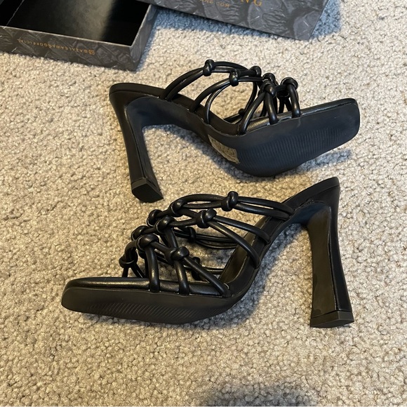 NWT Square Toe Heels in 7.5 - Picture 5 of 10